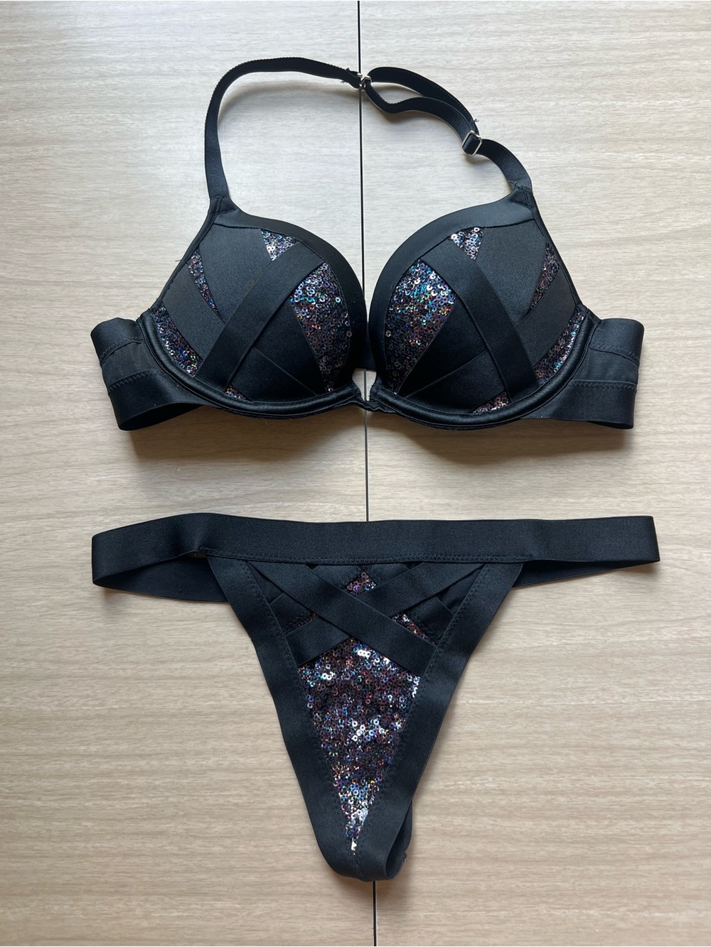 Victoria's Secret Vintage Fashion Show Black Sequin Mesh Bra and Thong 32A Small